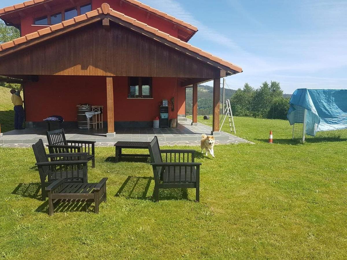 La Casita De Titi Villa Pravia Buitenkant foto