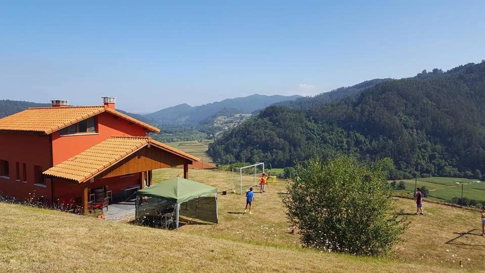 La Casita De Titi Villa Pravia Buitenkant foto